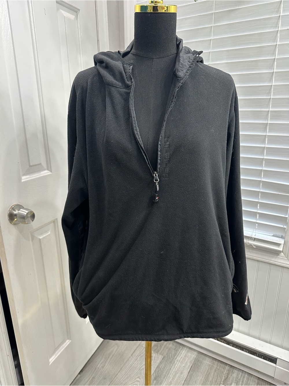 Vintage Y2K Tommy Hilfiger Black Hooded Quarter-Zip Sweater